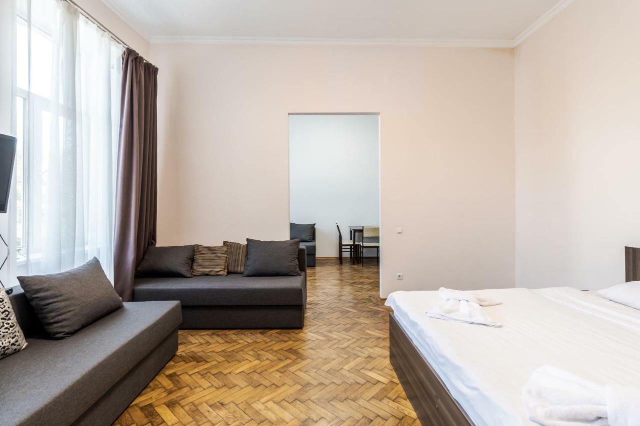 Kumpel Apartment Lviv Buitenkant foto