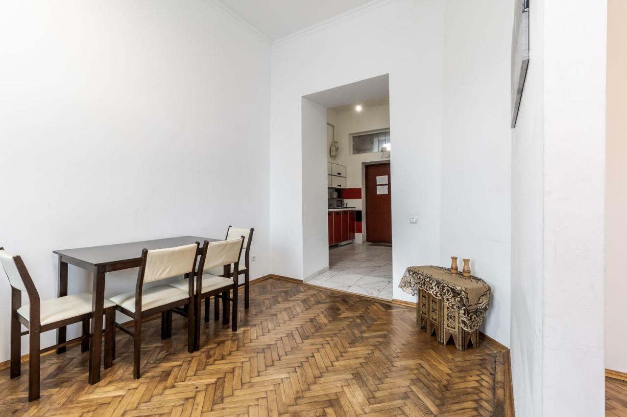 Kumpel Apartment Lviv Buitenkant foto