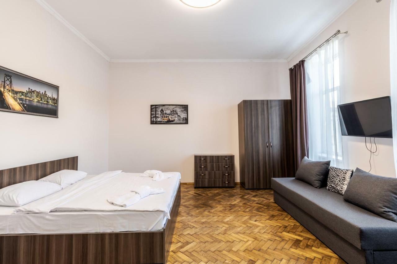 Kumpel Apartment Lviv Buitenkant foto